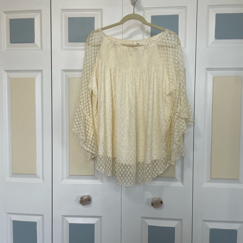 NY Collection Cream Bell Sleeve Blouse with Ruffled Smocked Details Sz XL - Picture 2 of 7
